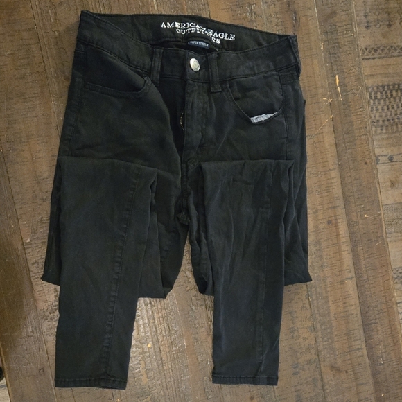 Size 4 American Eagle Black High-Rise Jeggings Skinny Jeans Minimalist Essential - Picture 2 of 6